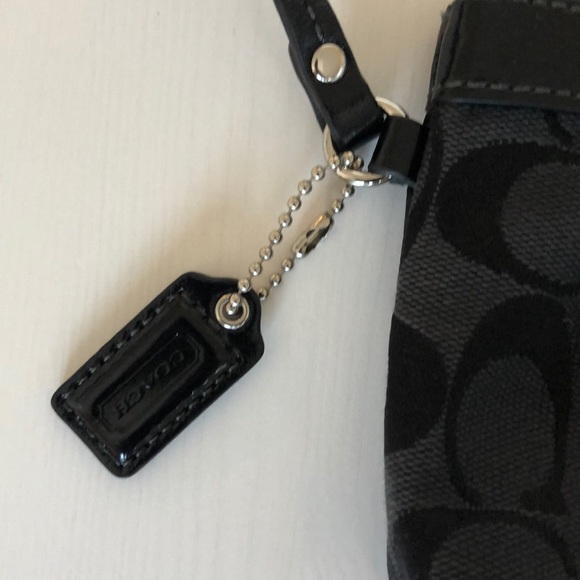 Coach patent leather and canvass logo wristlet - Picture 3 of 4